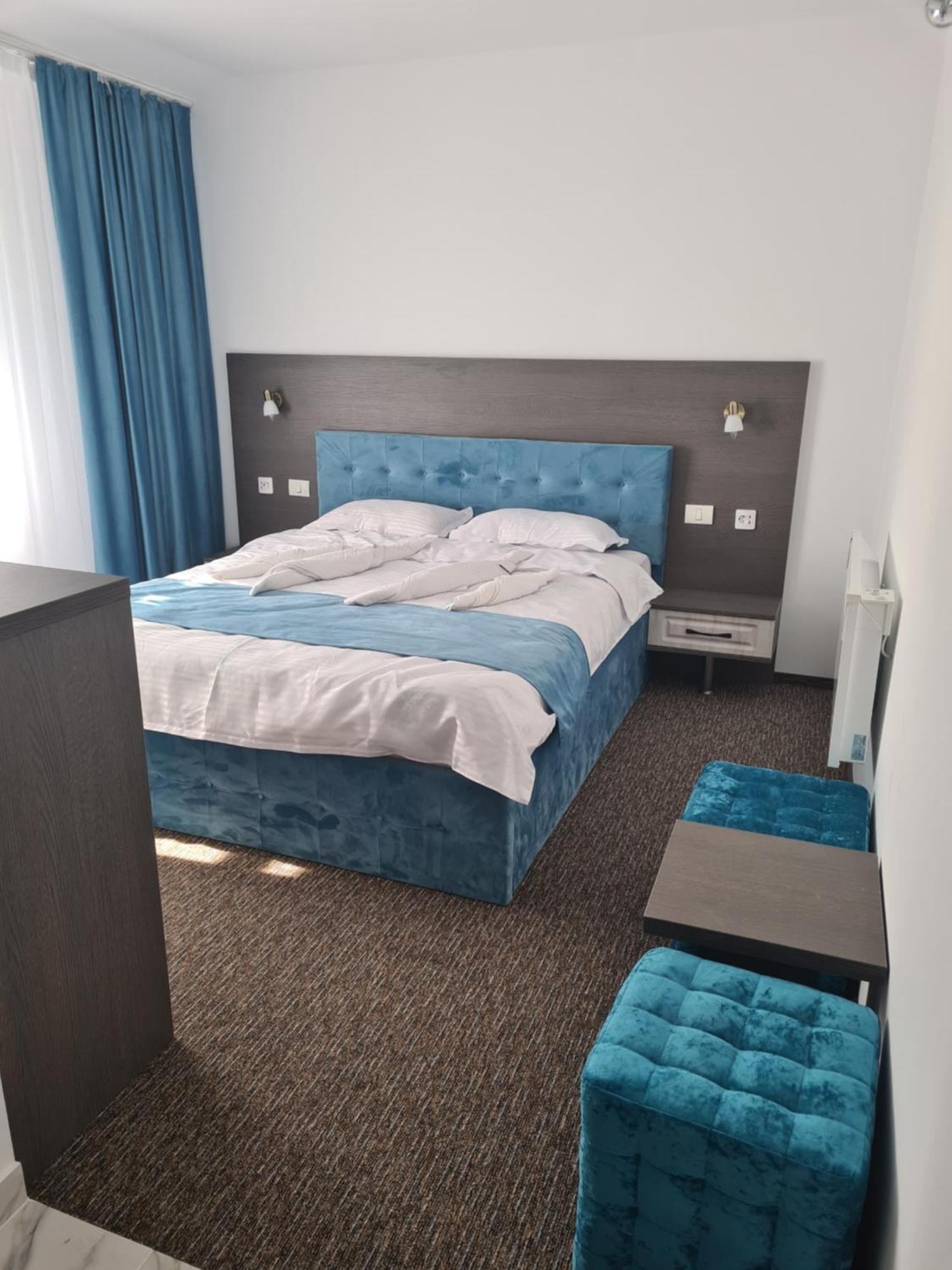 Danube Home Ostrovu Corbului Esterno foto